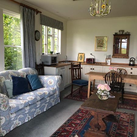 Te Kopura Lodge Martinborough Esterno foto