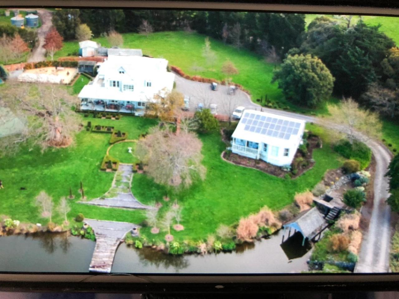 Te Kopura Lodge Martinborough Esterno foto