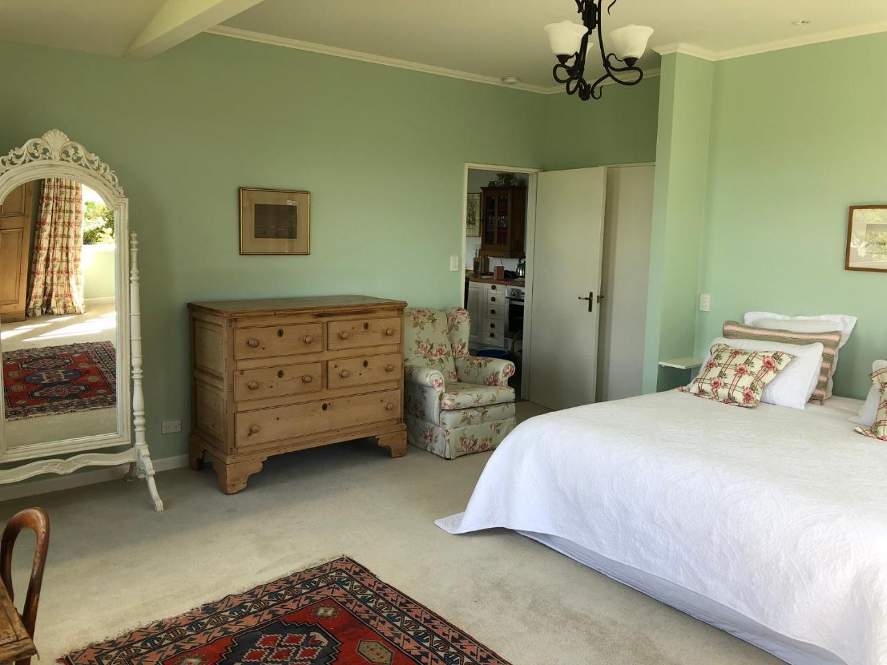 Te Kopura Lodge Martinborough Esterno foto